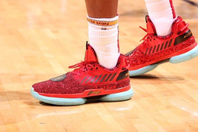 亚历山大36分詹姆斯仅12分 雷霆力克湖人4连胜